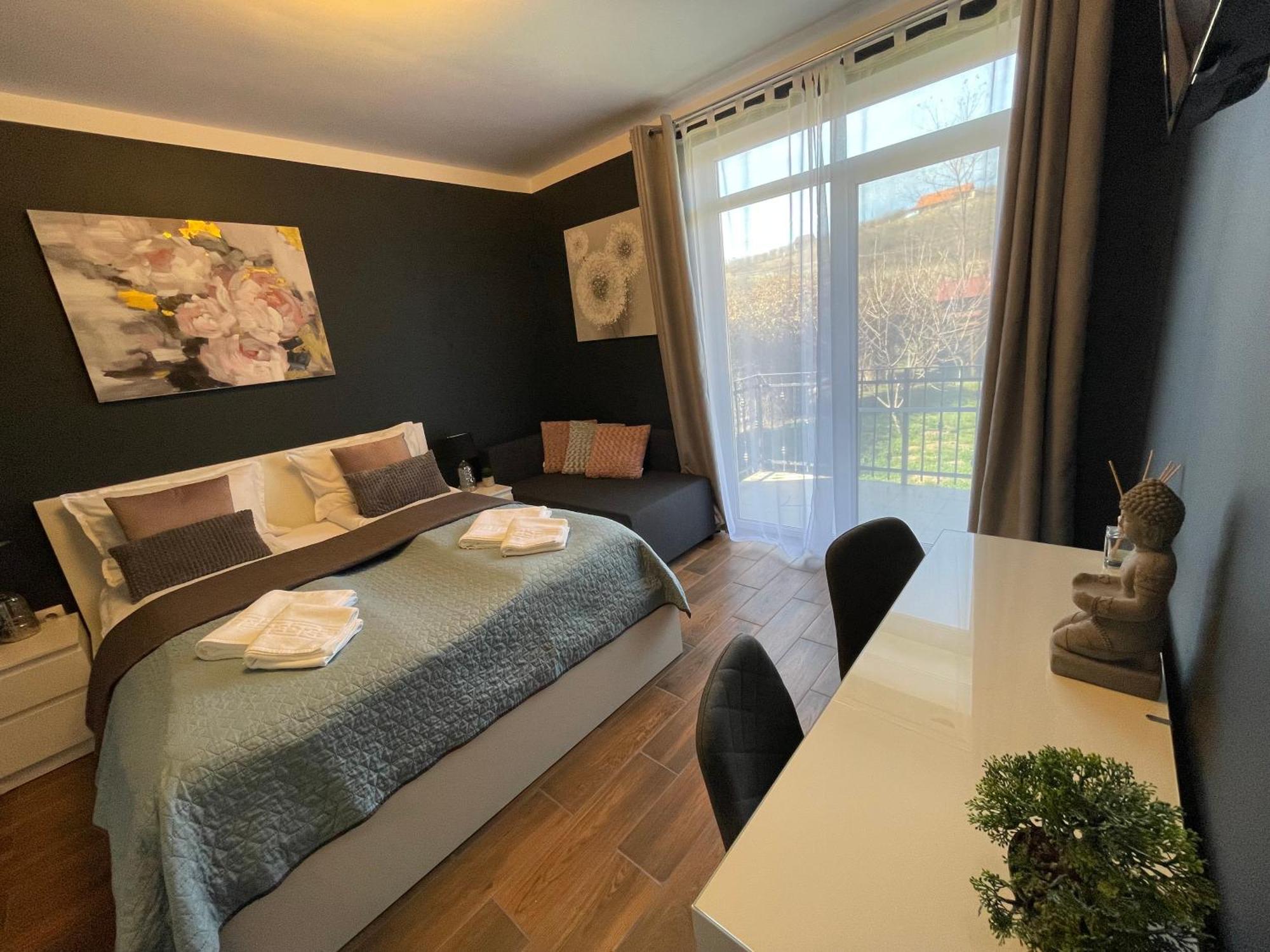 Vila Salzburg Hotel ออกนา ซีบิวลุย ภายนอก รูปภาพ
